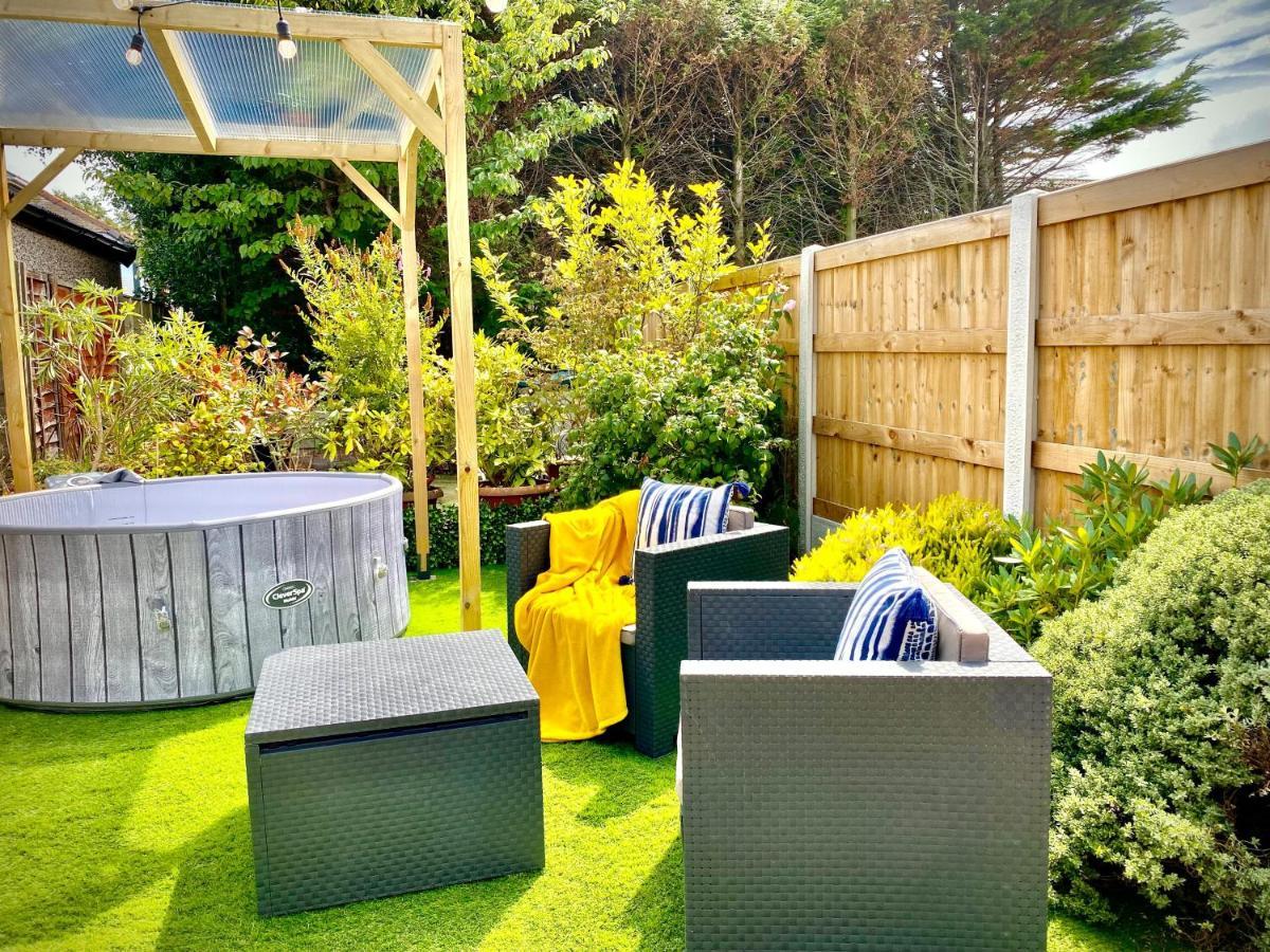 Remarkable 3-Bed Hot Tub House In Blackpool Eksteriør billede