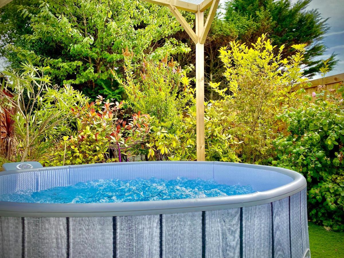 Remarkable 3-Bed Hot Tub House In Blackpool Eksteriør billede