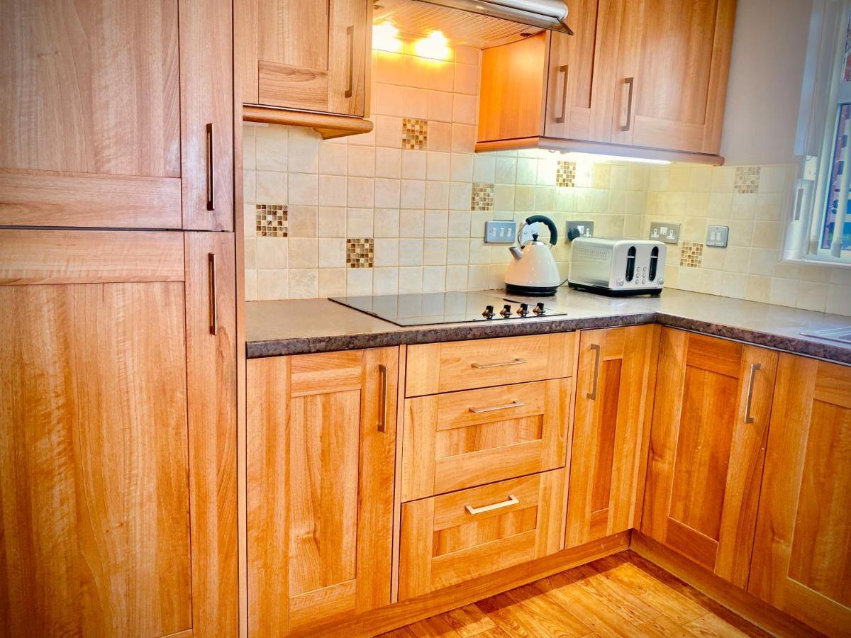 Remarkable 3-Bed Hot Tub House In Blackpool Eksteriør billede